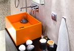 Łazienka z pomarańczowym akcentem