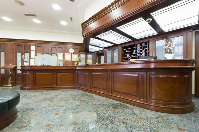 Recepcja hotelowa - aranżacja wnętrza hotelu